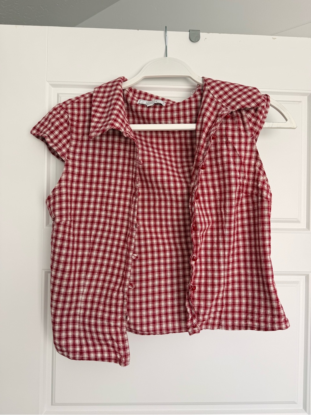 RIHOAS Red and White Gingham Button-Front Sleeveless Blouse
